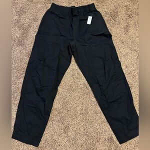 BRAND NEW Women's size M Tall dress pant. Black. Old Navy.